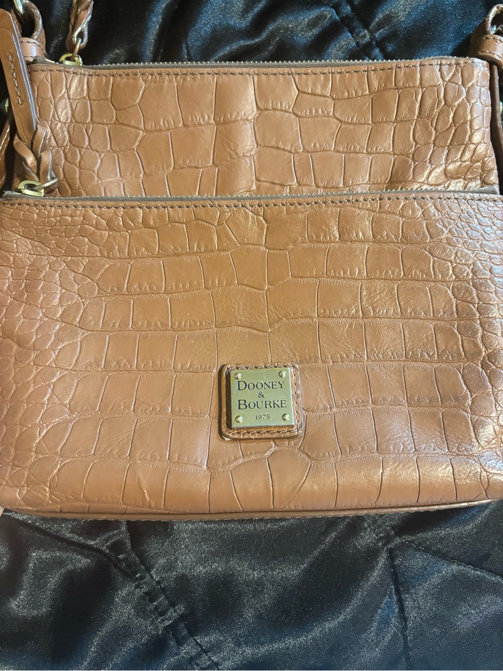 Vintage Dooney & Bourke Croc-Embossed Leather Shoulder Bag - Picture 3 of 11